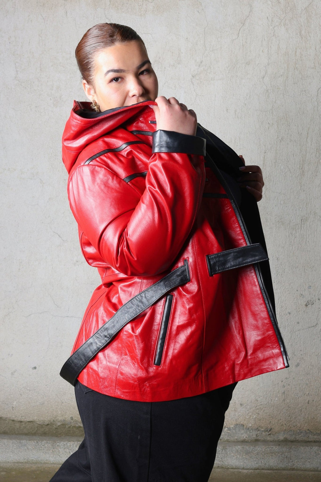 Вечната класика: Как да изберем перфектното кожено яке от естествена кожа? - Roberto Fashion Store