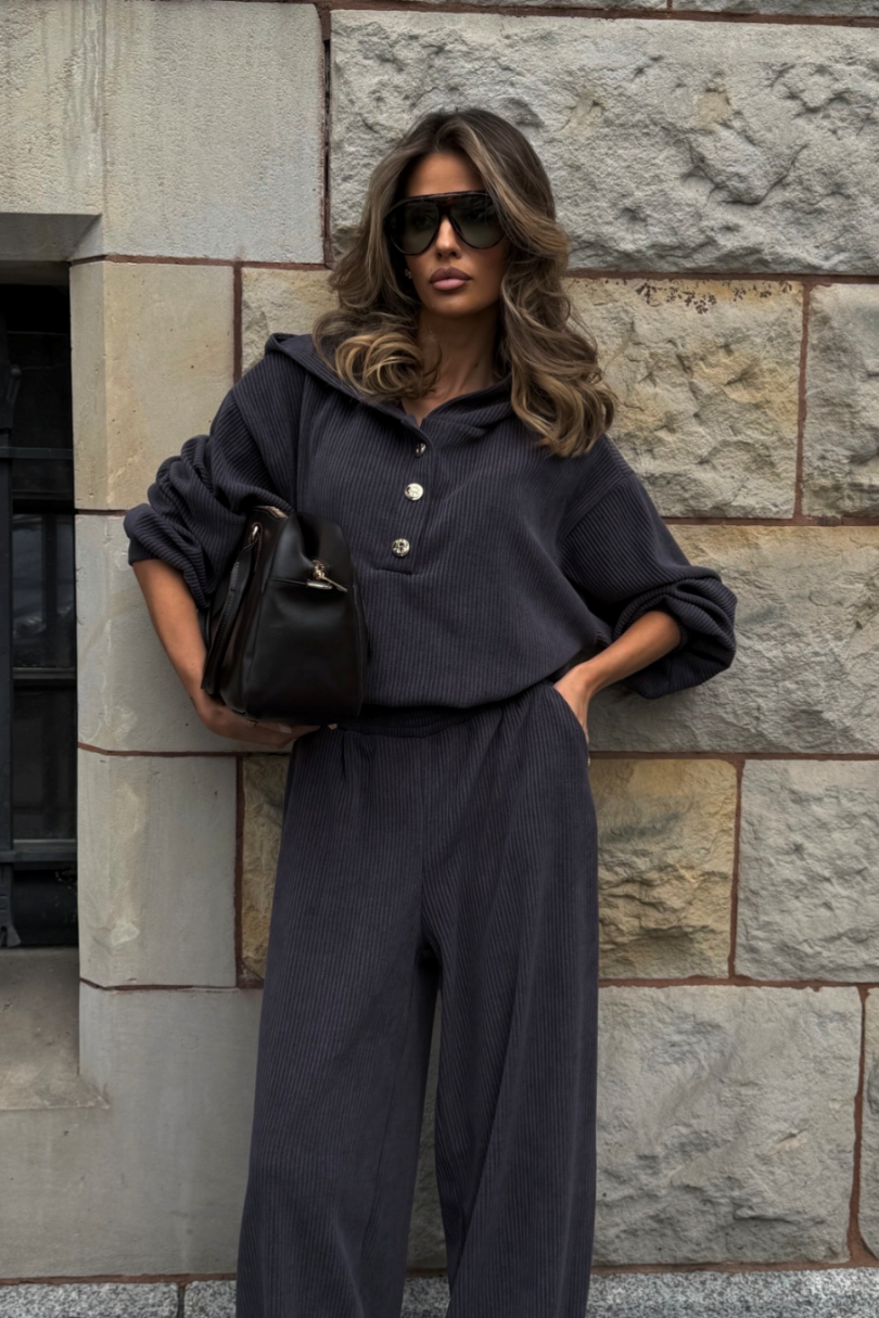 VENICE women's set in graphite – long-sleeved top and trousers, one size, 95% cotton and 5% elastane