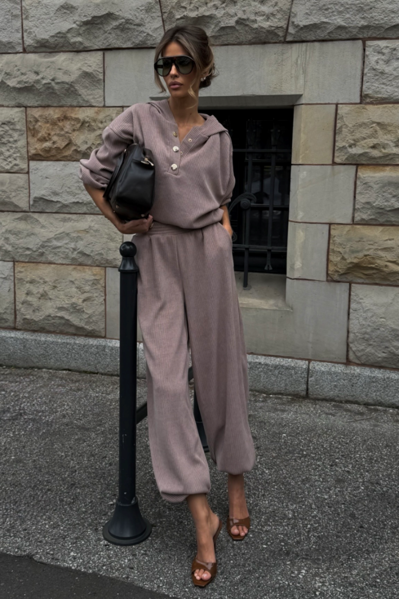 VENICE women's set in fango – long-sleeved top and trousers, 95% cotton and 5% elastane