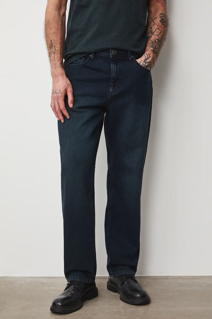 Мъжки дънки тип "Regular Fit" в класически тъмносин цвят