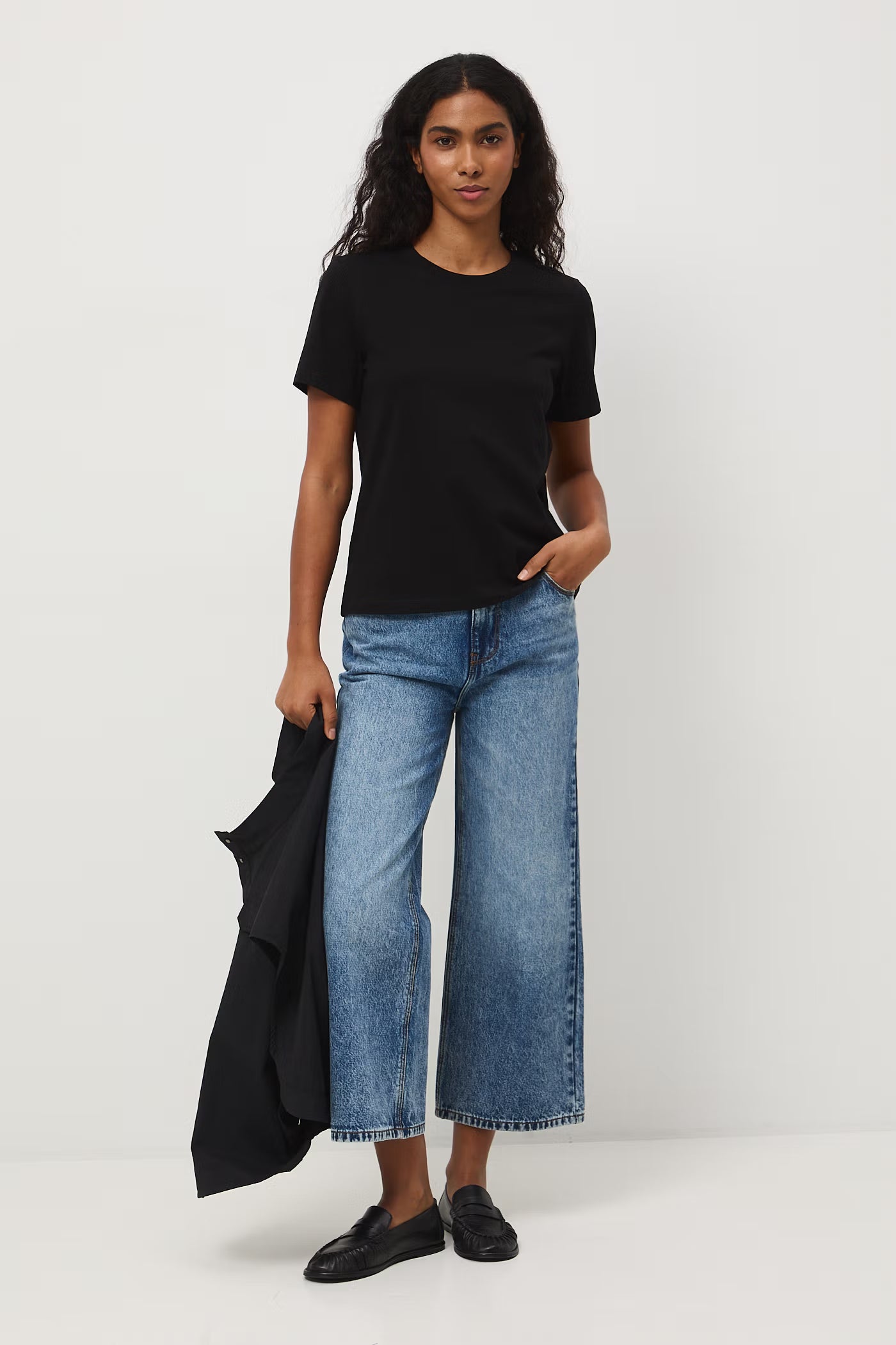 Women's 100% cotton black t-shirt