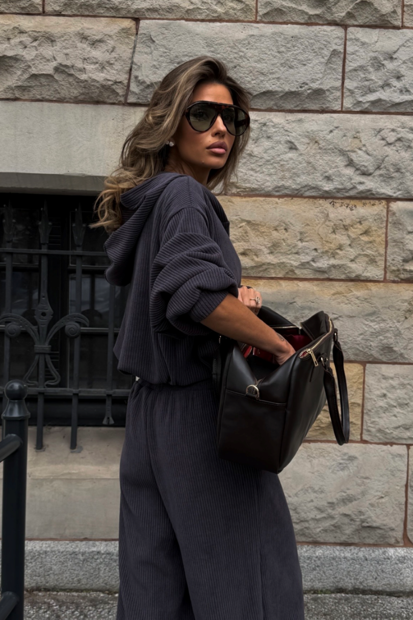 VENICE women's set in graphite – long-sleeved top and trousers, one size, 95% cotton and 5% elastane