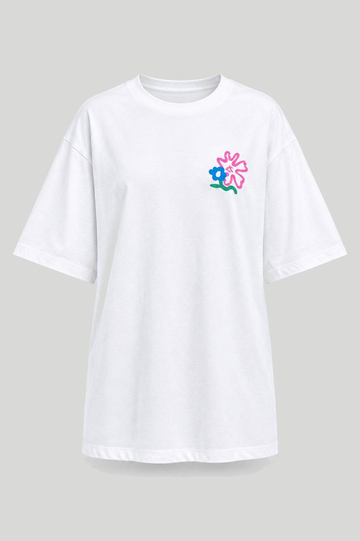 Бяла дамска овърсайз тениска с принт на гърба Medicine Roberto Fashion Store T-shirt RW26-TSD101-00X-XS XS
