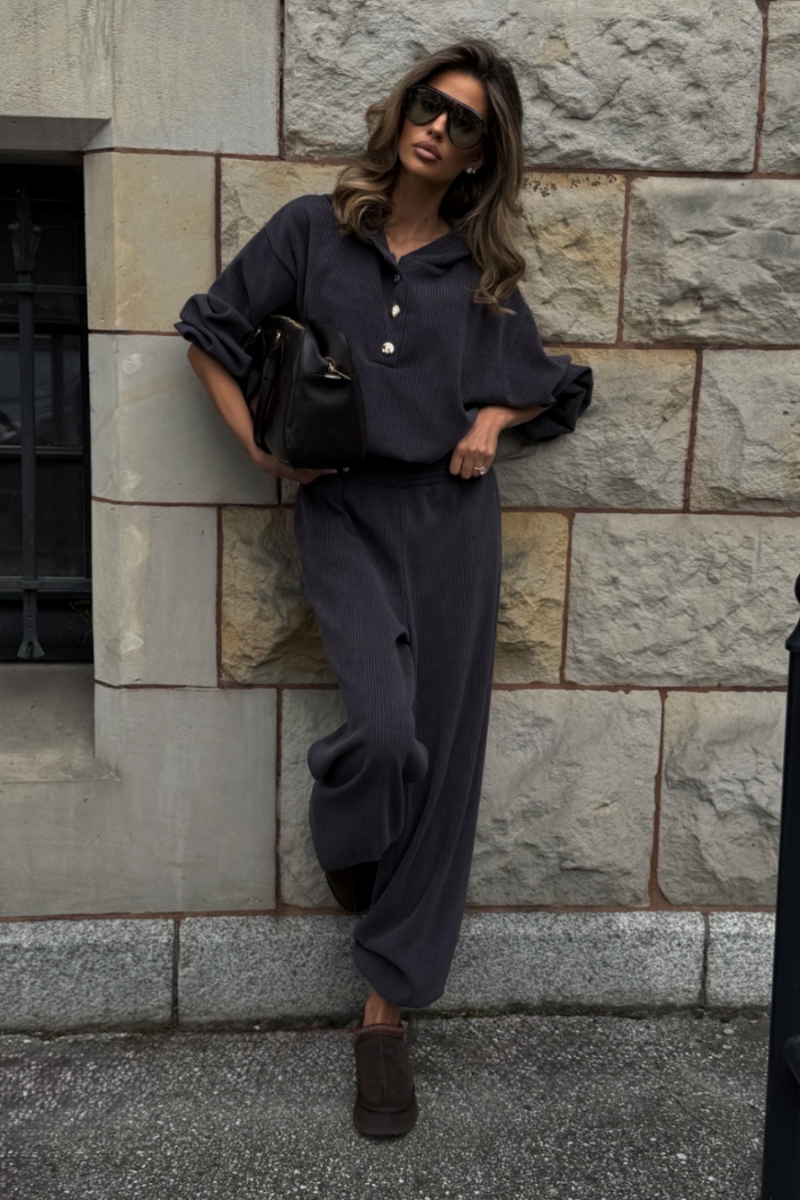 VENICE women's set in graphite – long-sleeved top and trousers, one size, 95% cotton and 5% elastane