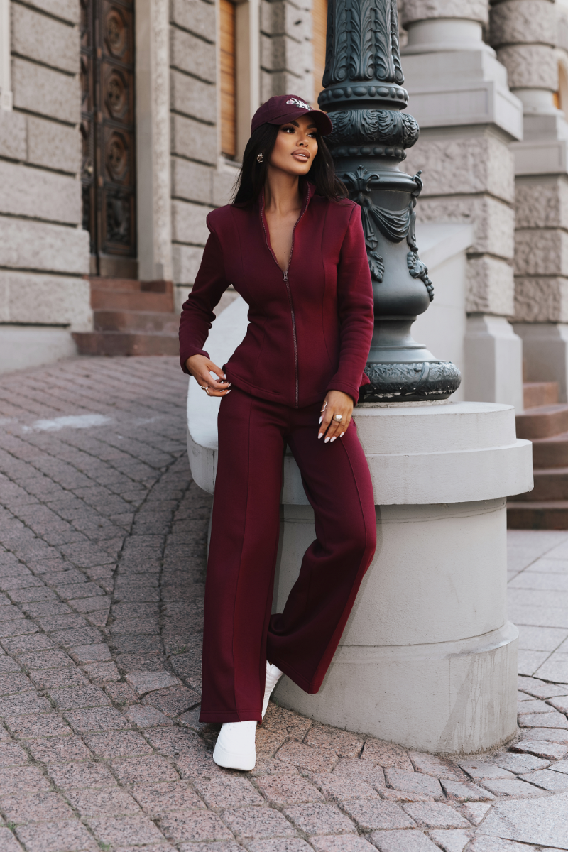 TOKYO women's set in burgundy with a modern design