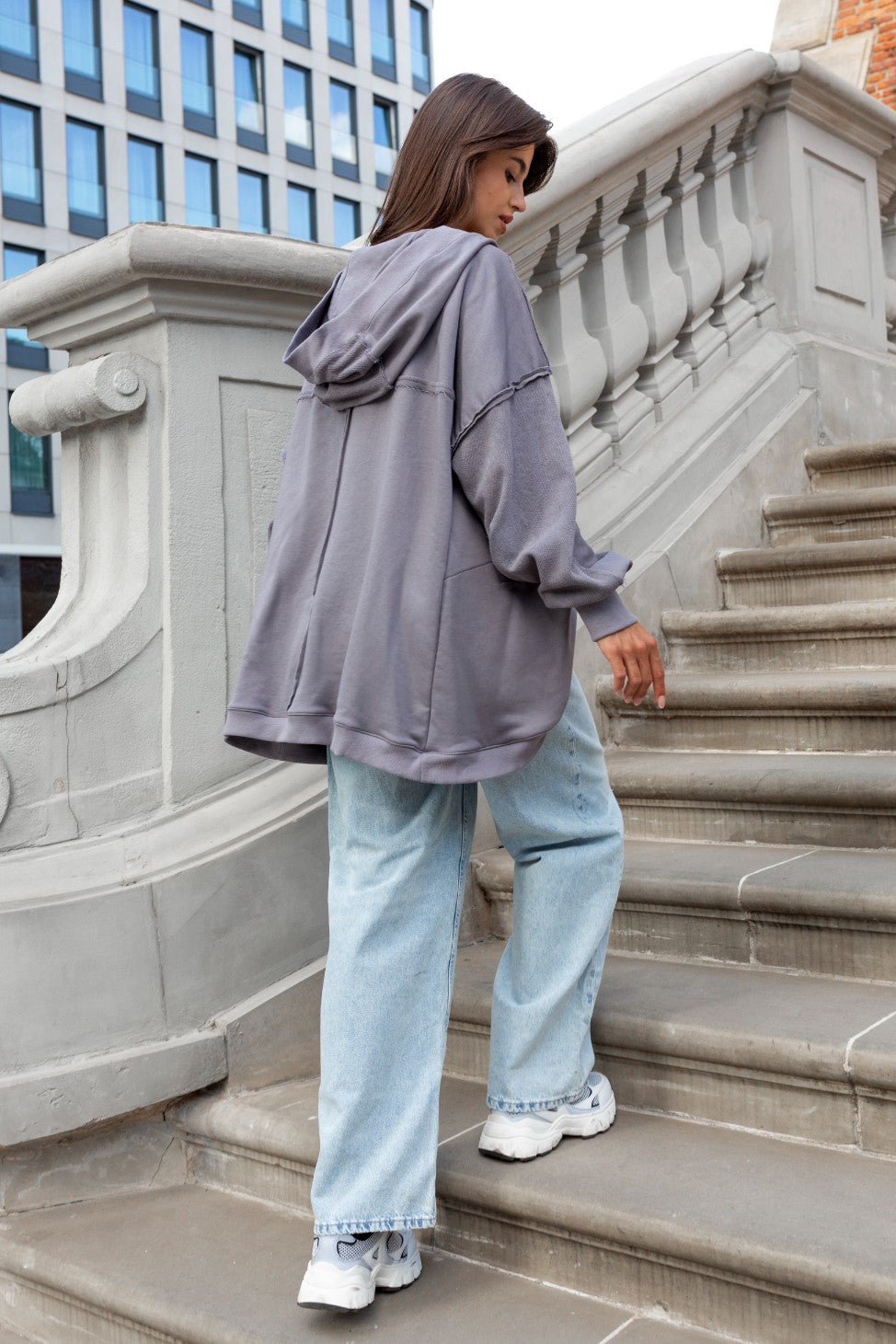 Дамска графитова жилетка от вискоза за ежедневни стилни аутфити LaBalancia Roberto Fashion Store Sweater 5907378501755 S/M