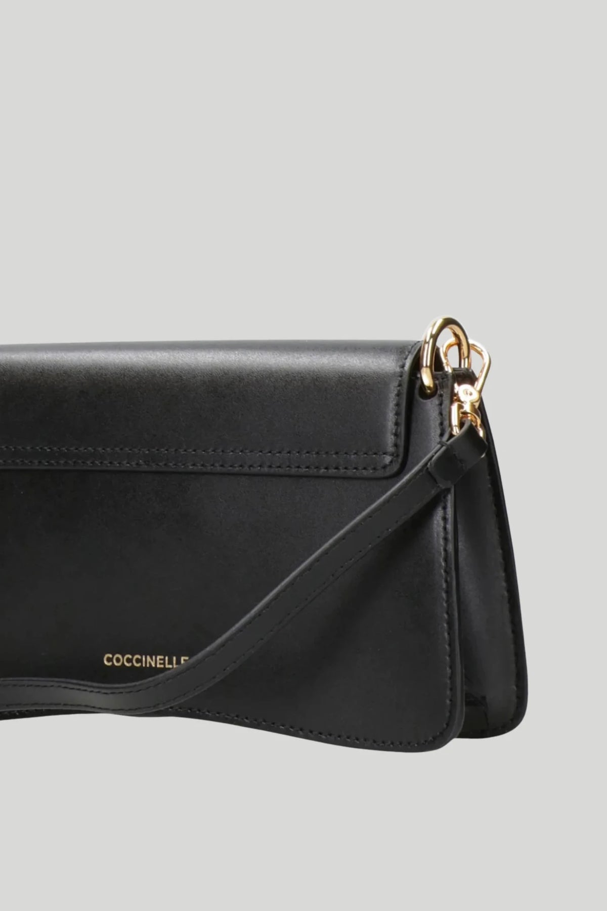 Дамска кожена чанта през рамо Coccinelle C-ME Calf & Marble, черна Coccinelle Roberto Fashion Store Bag E5U4G270101-001-TU One Size