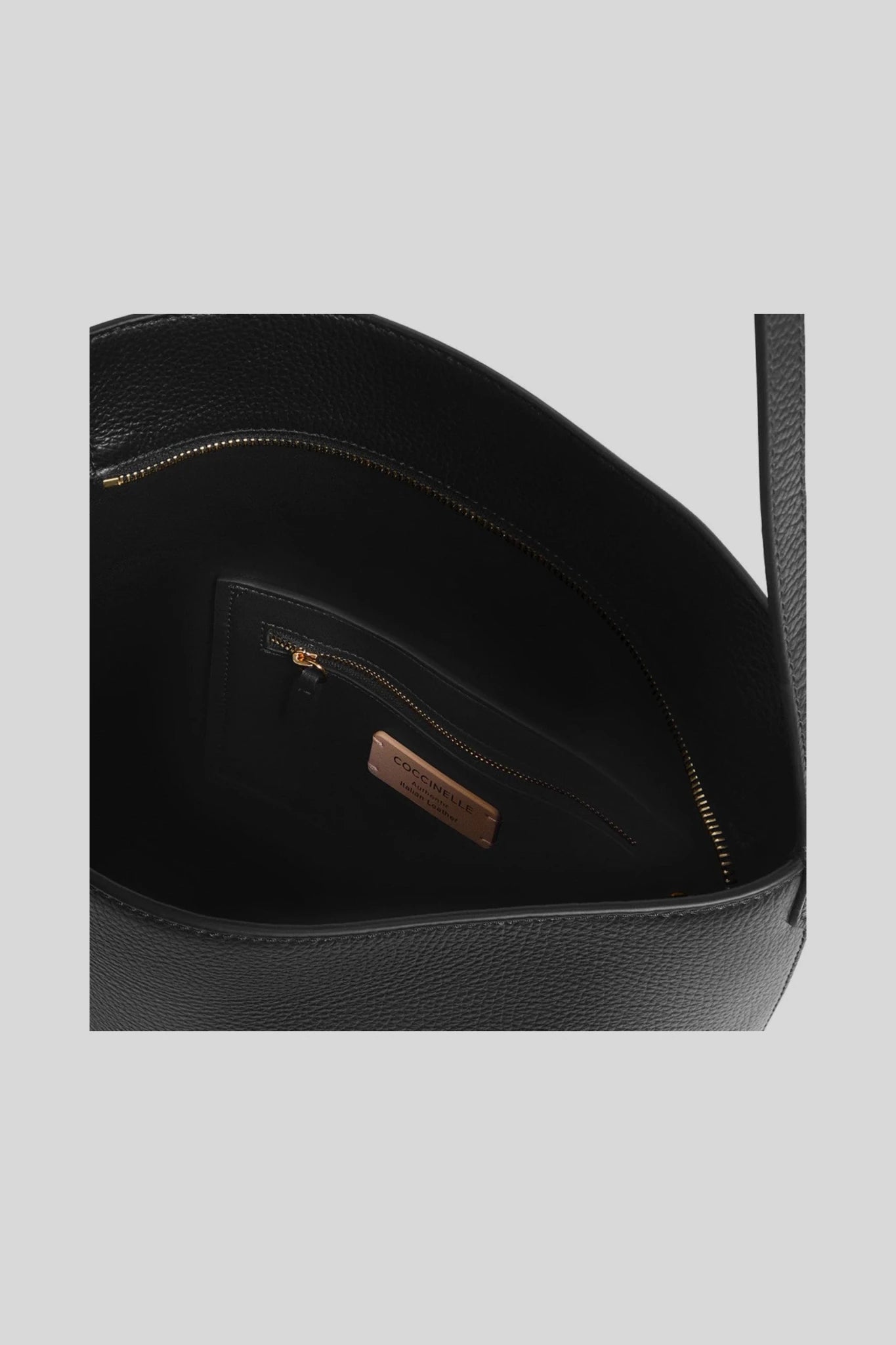 Дамска кожена чанта през рамо Coccinelle C-ME Lock, черна Coccinelle Roberto Fashion Store Bag E1U4K130201-001-TU One Size