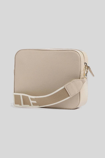 Дамска кожена чанта през рамо Coccinelle Tebe, бежова Coccinelle Roberto Fashion Store Bag E5MN555M301-N64-TU One Size