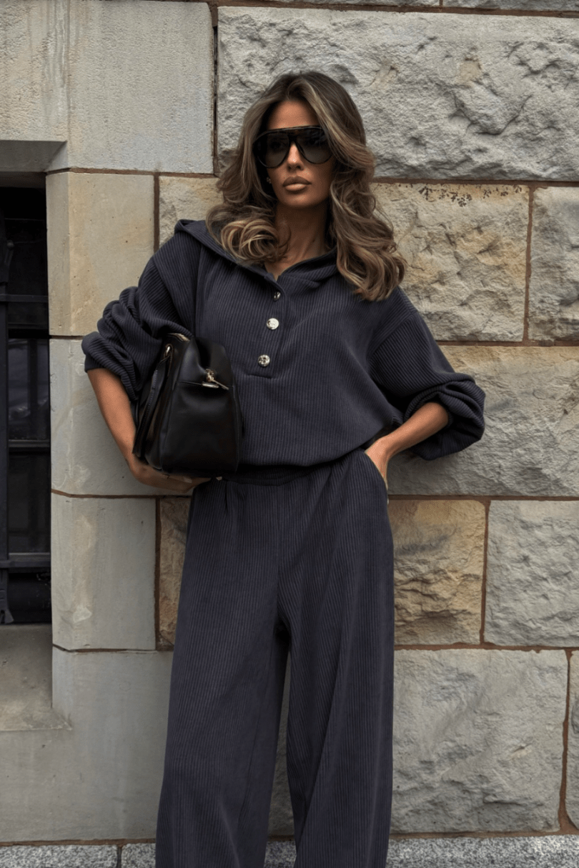 Damen-Set VENICE in Graphit - Langarmbluse und Hose, Einheitsgröße, 95 % Baumwolle und 5 % Elasthan LaBalancia Roberto Fashion Store One piece 5907378527670 UNI