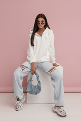 Hanorac de damă din bumbac LOOM – Model modern ecru cu accente bleu deschis