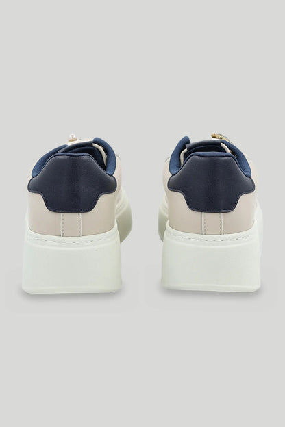 Damen-Sneaker mit Plateausohle und Broschen mit blauen Kristallen - beige und dunkelblau Gold&Gold Roberto Fashion Store Sneakers GNG0926SHOBEIGB10931-36 36