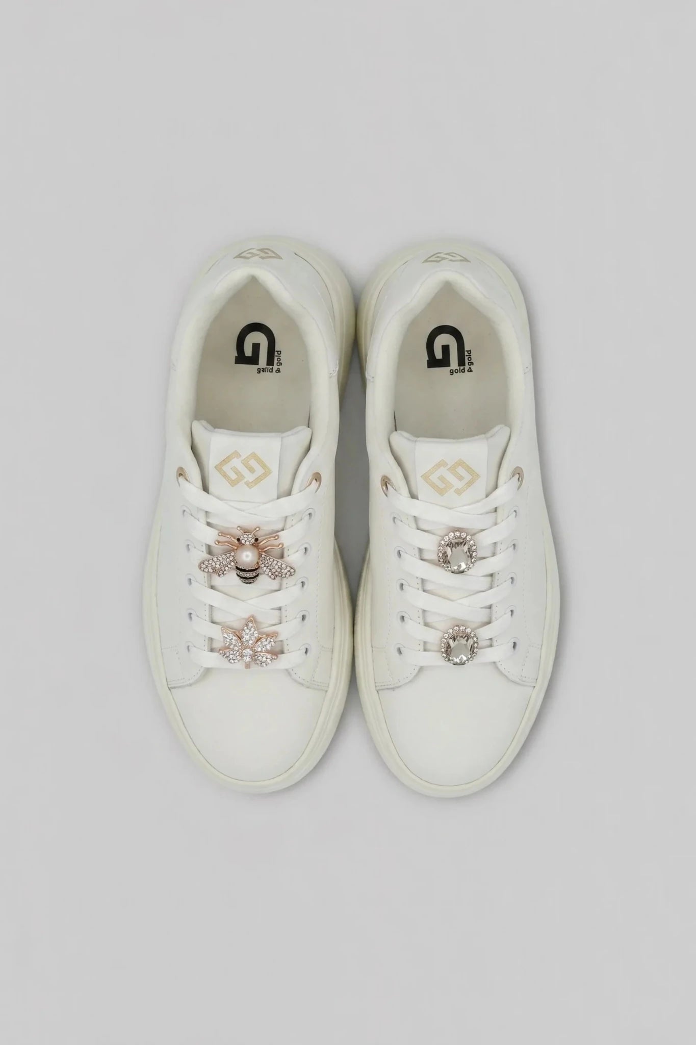 Дамски Сникърси с брошки, Бял Gold&Gold Roberto Fashion Store Sneakers GNG1012SNKWHIBRC36 36