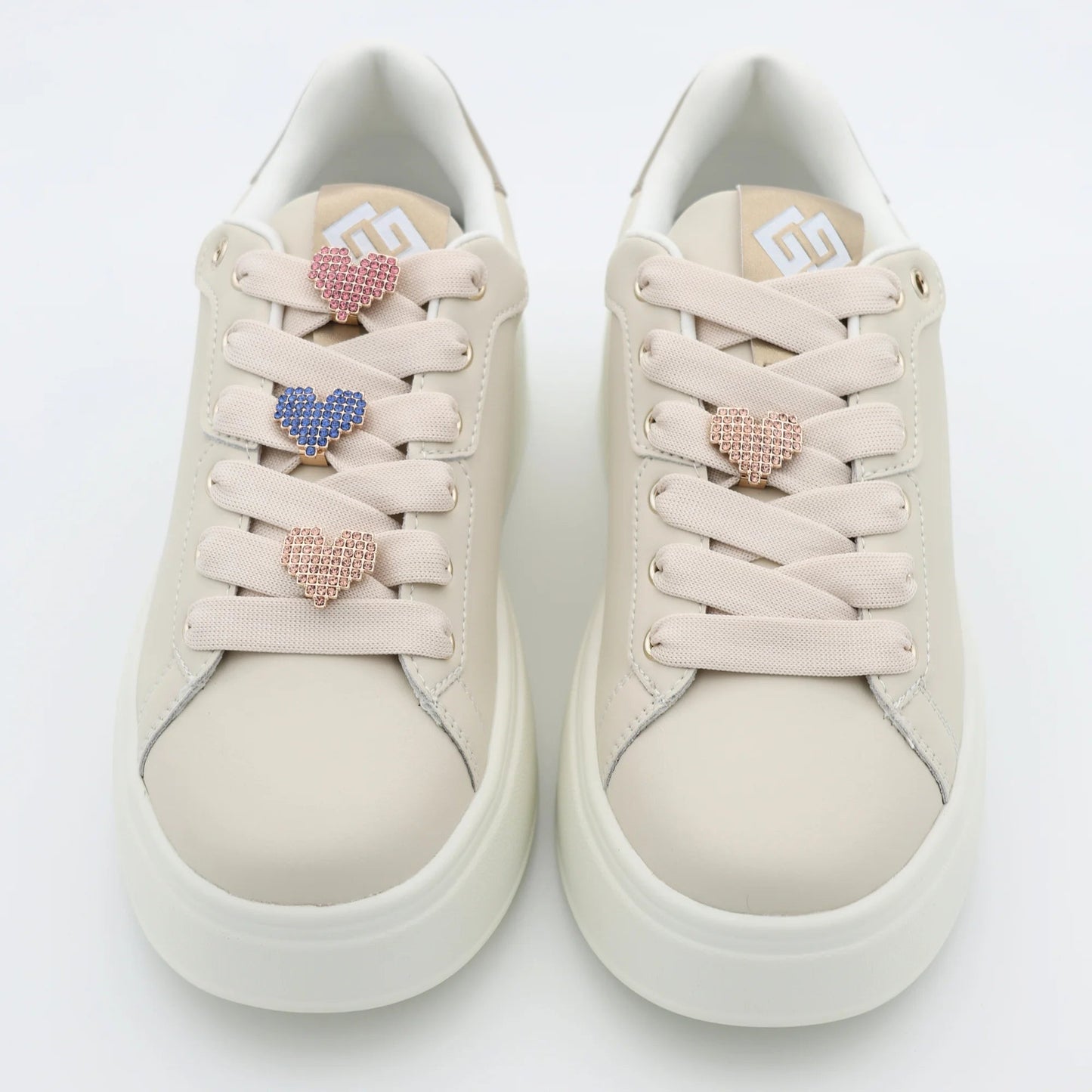 Дамски сникърси в бежово с декоративни блестящи сърца Gold&Gold Roberto Fashion Store Sneakers GNG2603GB1045BEI-36 36