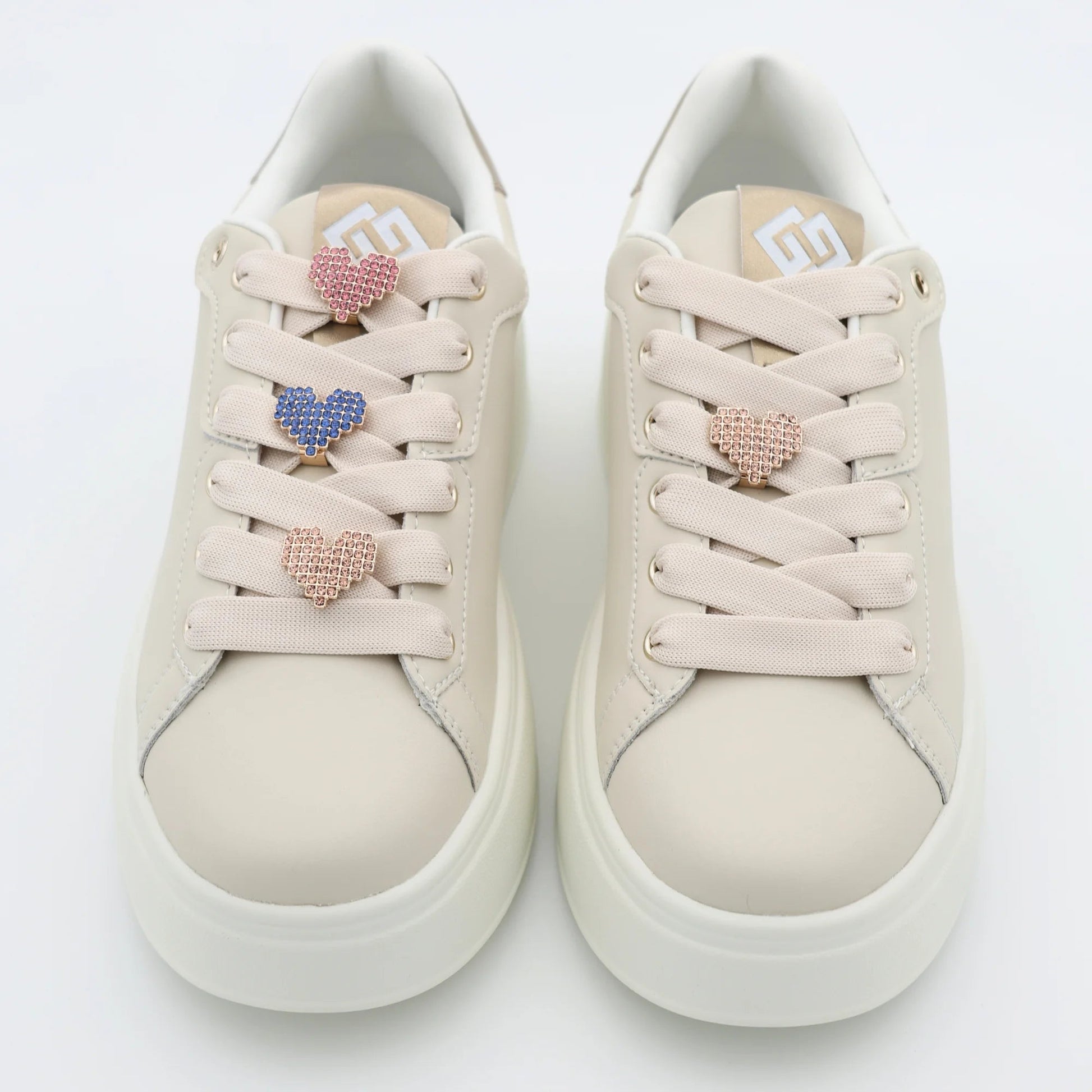 Дамски сникърси в бежово с декоративни блестящи сърца Gold&Gold Roberto Fashion Store Sneakers GNG2603GB1045BEI-36 36