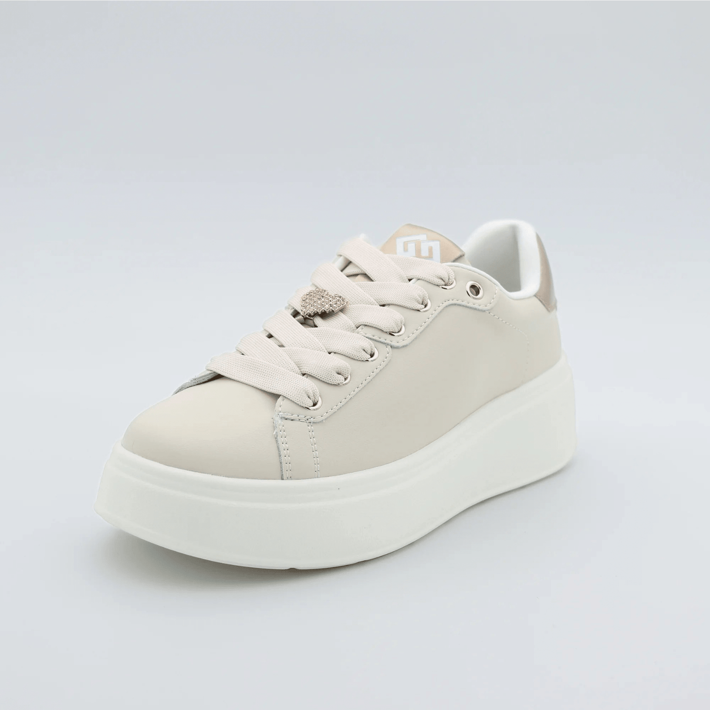 Дамски сникърси в бежово с декоративни блестящи сърца Gold&Gold Roberto Fashion Store Sneakers GNG2603GB1045BEI-36 36