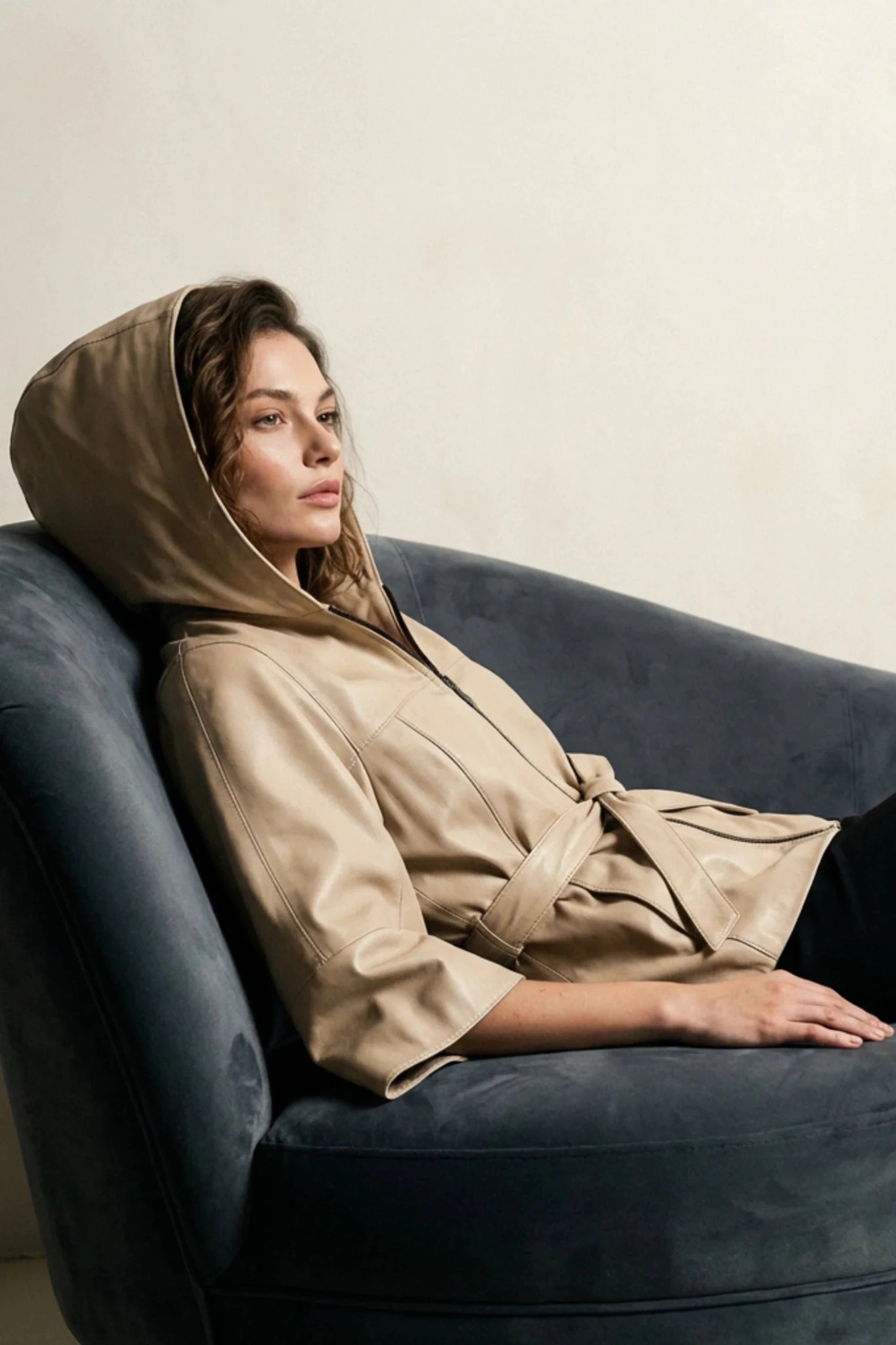 Дамско кожено яке "Dita" с качулка създадено от 100% агнешка кожа - Напа Roberto&Co Roberto Fashion Store One piece LEA1804CPEBEIBLT-M XS