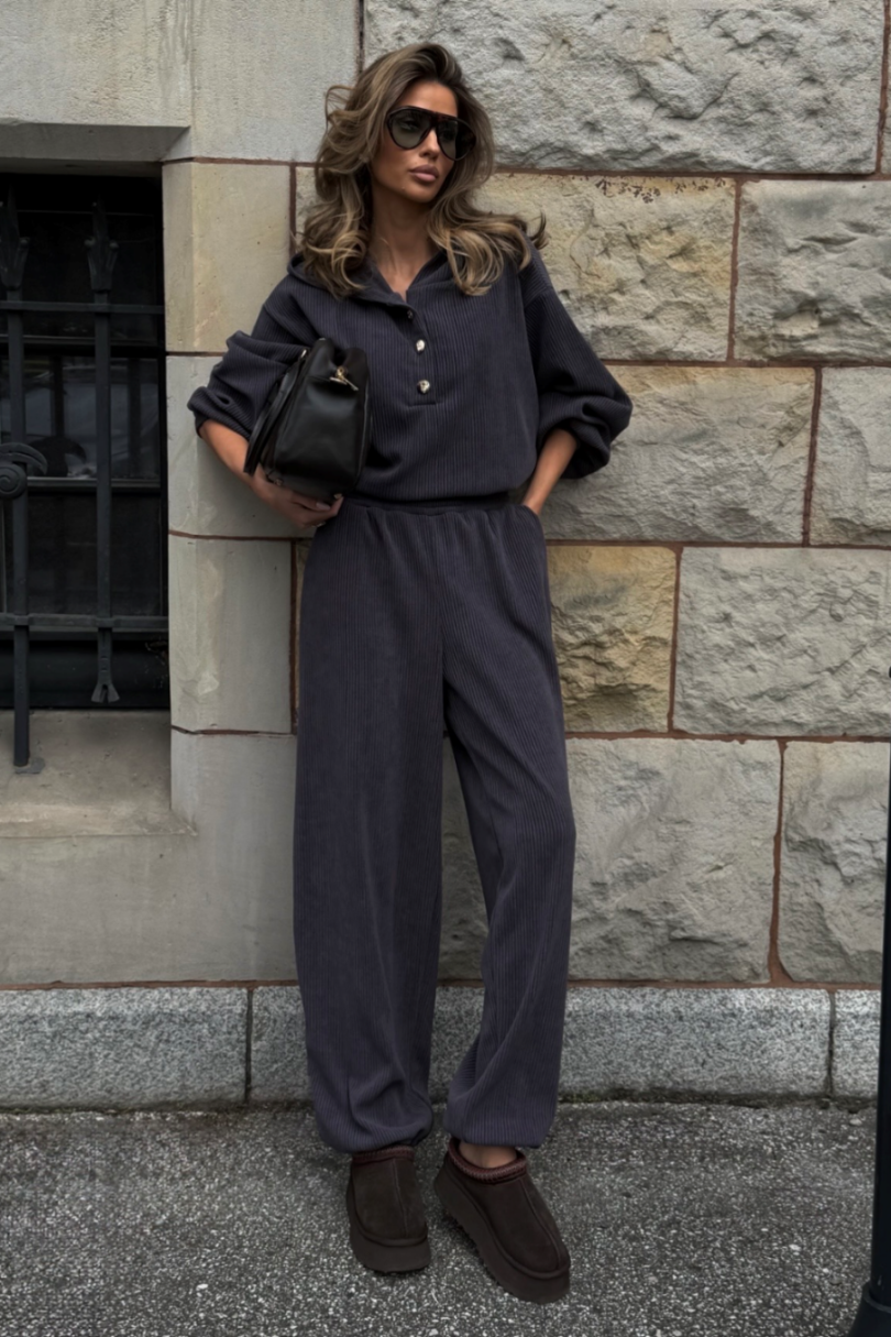 VENICE women's set in graphite – long-sleeved top and trousers, one size, 95% cotton and 5% elastane