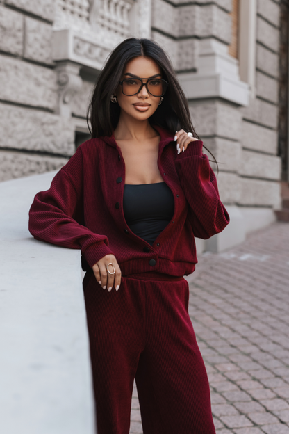 BROOKLYN women's sports set, burgundy, with a modern urban design