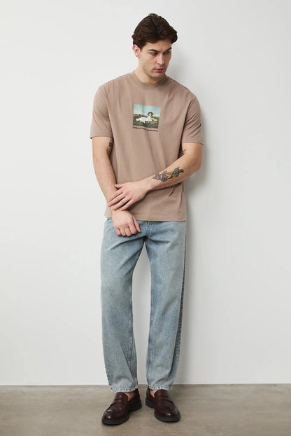 Мъжка тениска с абстрактен арт принт в средата в бежов цвят Medicine Roberto Fashion Store T-shirt RS26TSM353-80X-S S