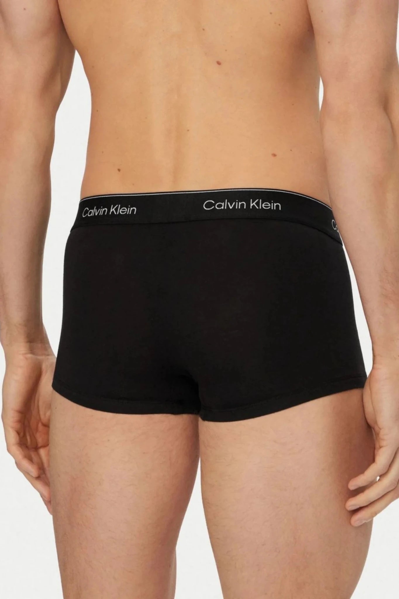 Мъжко черни боксерки 3 броя в кутия с лого на ластика Calvin Klein Roberto Fashion Store T-shirt LV00NB4286-40I-M M