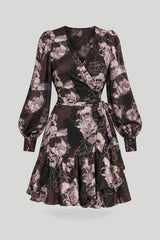 Vestido Anna com estampa floral em fundo marrom para mulheres estilosas