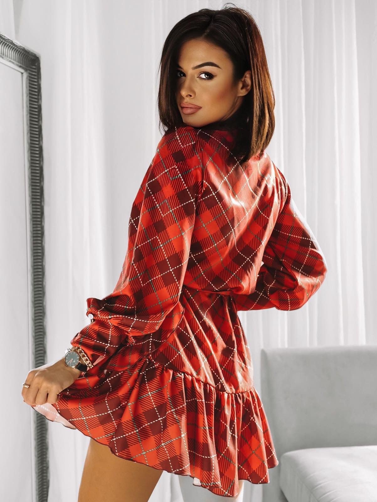 Рокля Анна - Стилна червена карета за всяка модна любителка LaBalancia Roberto Fashion Store Shirt  XS/S