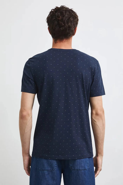 Тъмносиня мъжка тениска слим кройка с дребен принт Medicine Roberto Fashion Store T-shirt RW26-TSM011-59A-S S